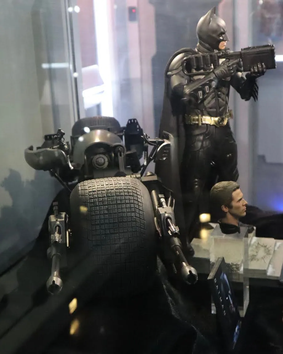 Hot toys MMS591 DC Batman The Dark Knight Rises 1/6th Scale Batpod