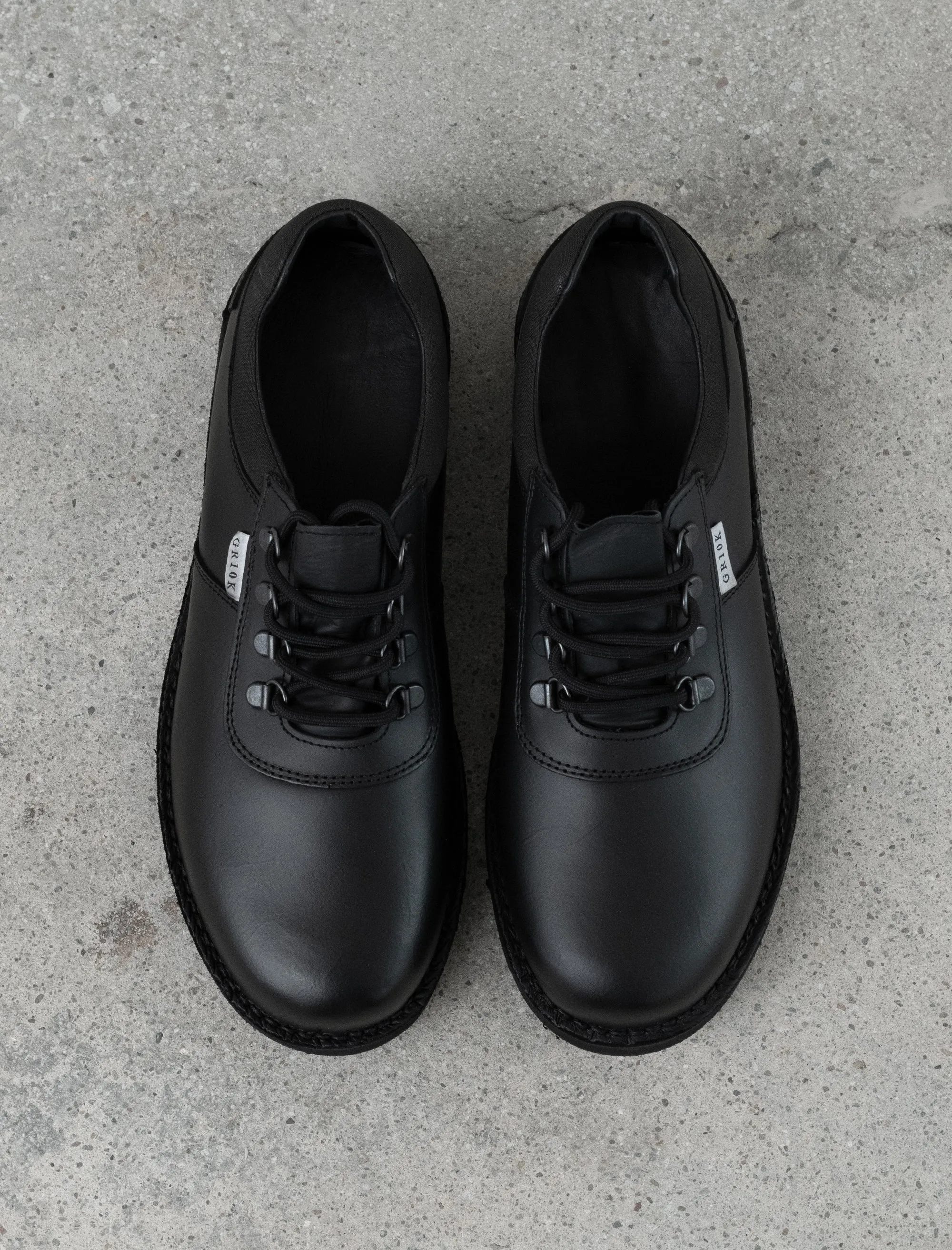 Low Trauma Shoes (Black)